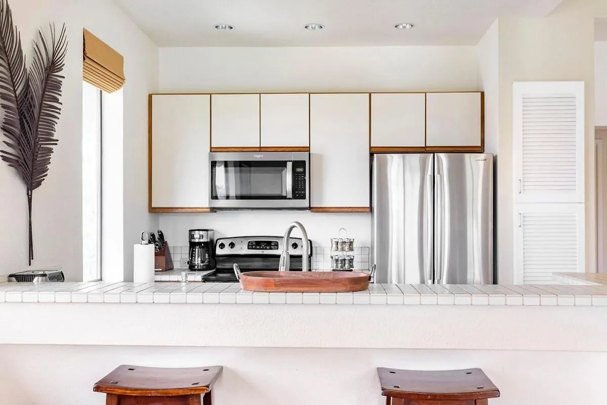 Gaze Out At Panoramic Ocean Views From An Airy Coastal Oasis Apartment Wailea (Maui)