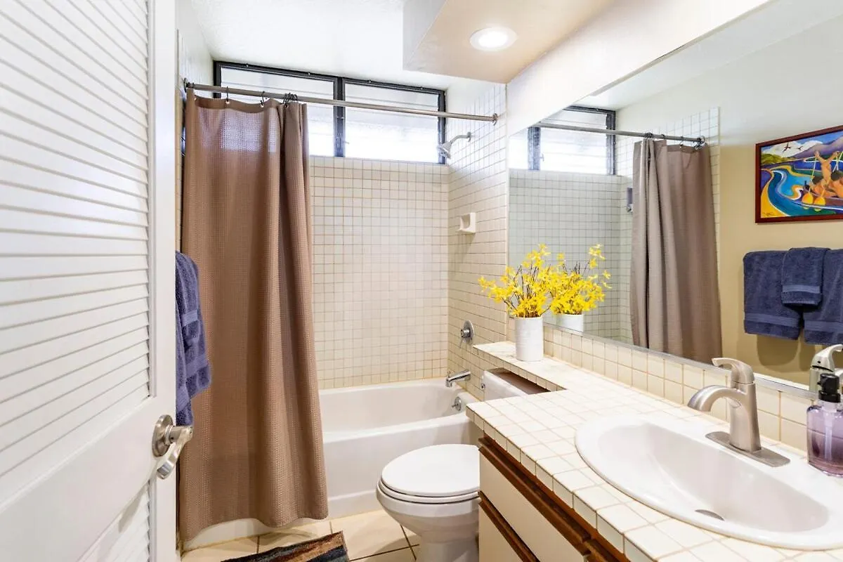 Gaze Out At Panoramic Ocean Views From An Airy Coastal Oasis *
