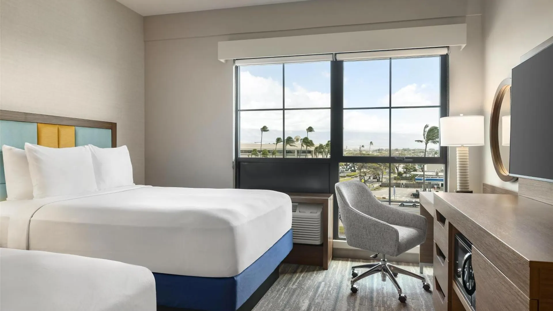 Hampton & Maui North Shore Hotel