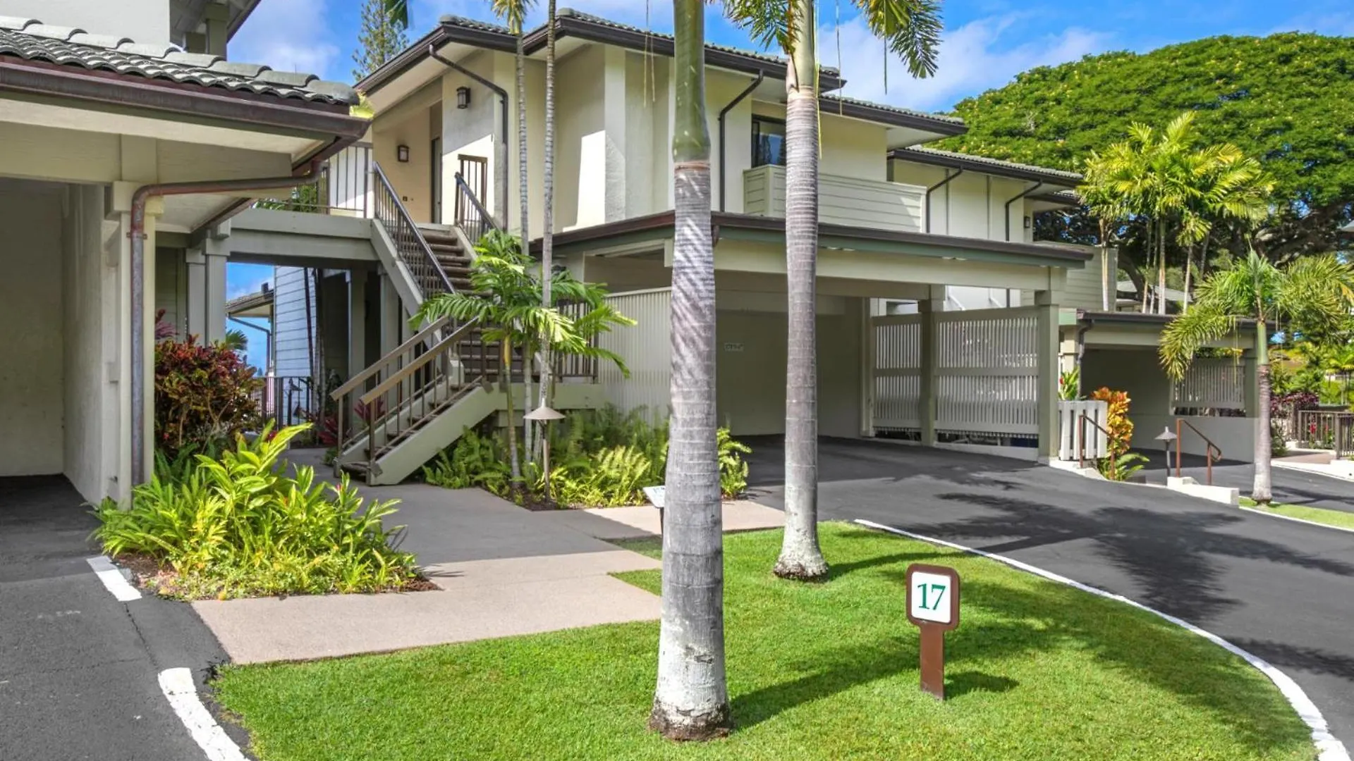 Kbm Spacious 2-bedroom Kapalua Golf Collection Multi Unit Listing Same Enclave Golf Course Views 2 Free Cars Kgv-17v3t5 *