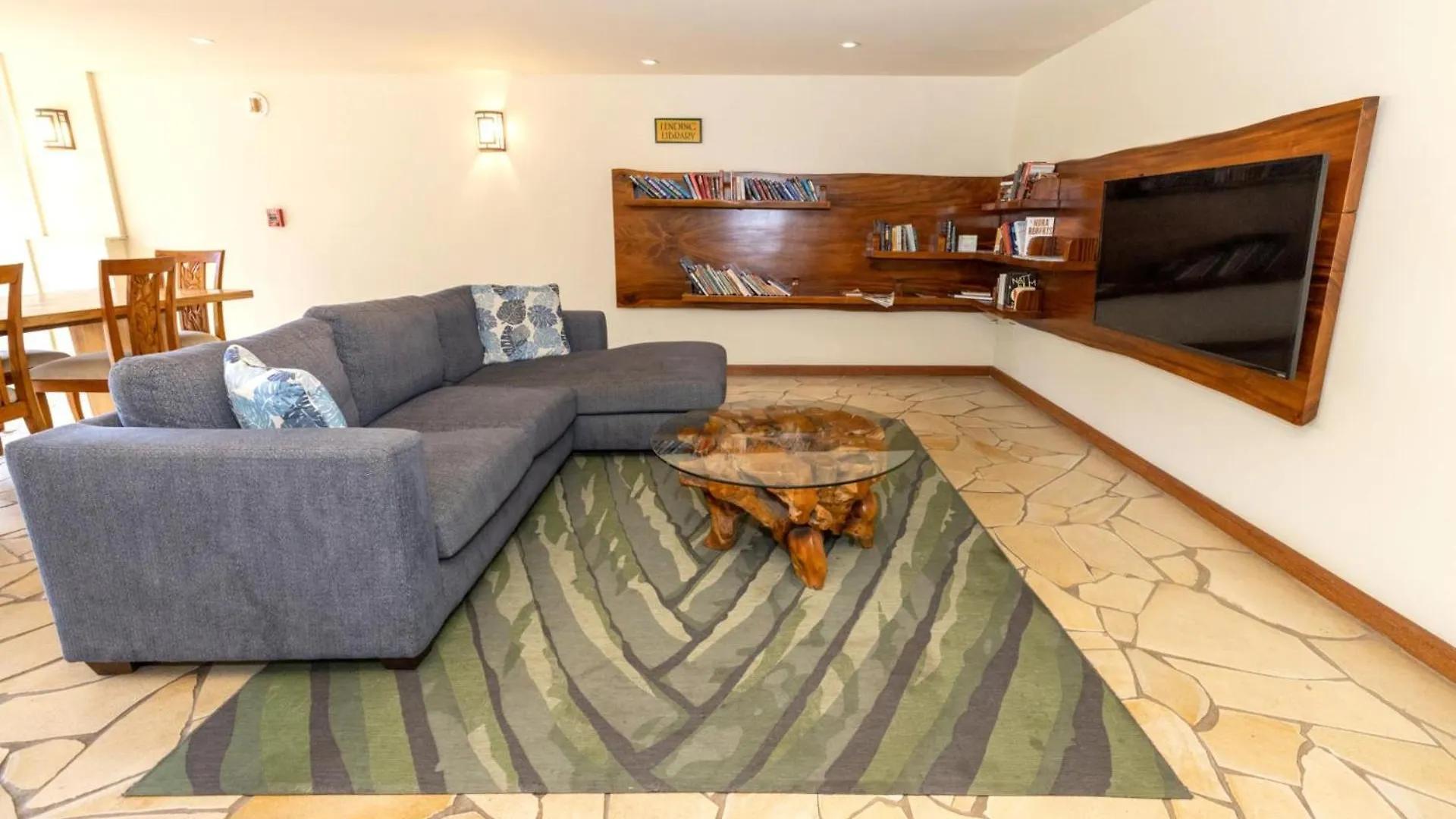 Kbm Spacious 4-bedroom Shores Collection Multi Unit Listing Same Floor Ocean Views 2 Free Cars Ks-25860 *