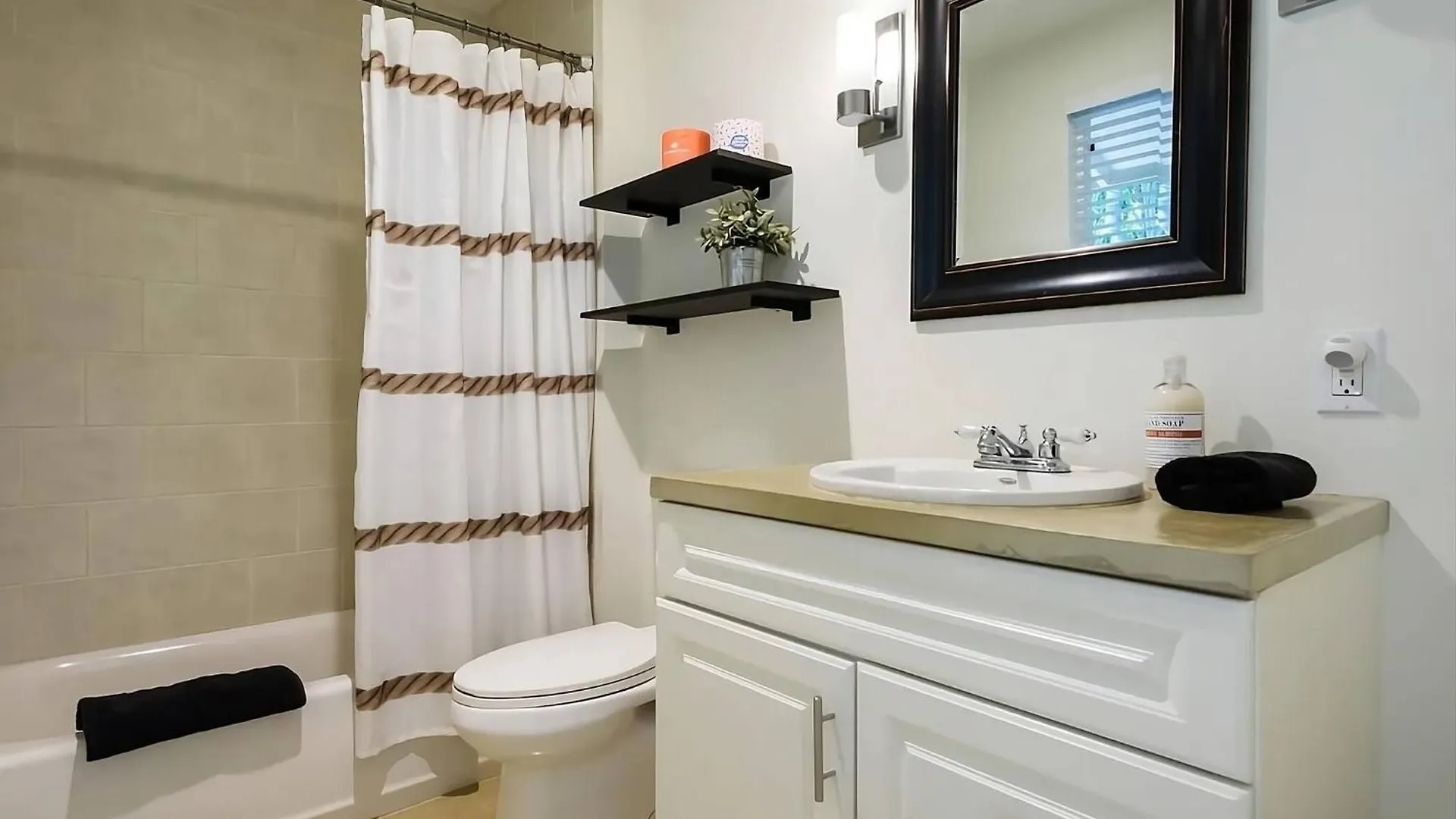 Kihei Oasis - Cozy Away From Holiday home