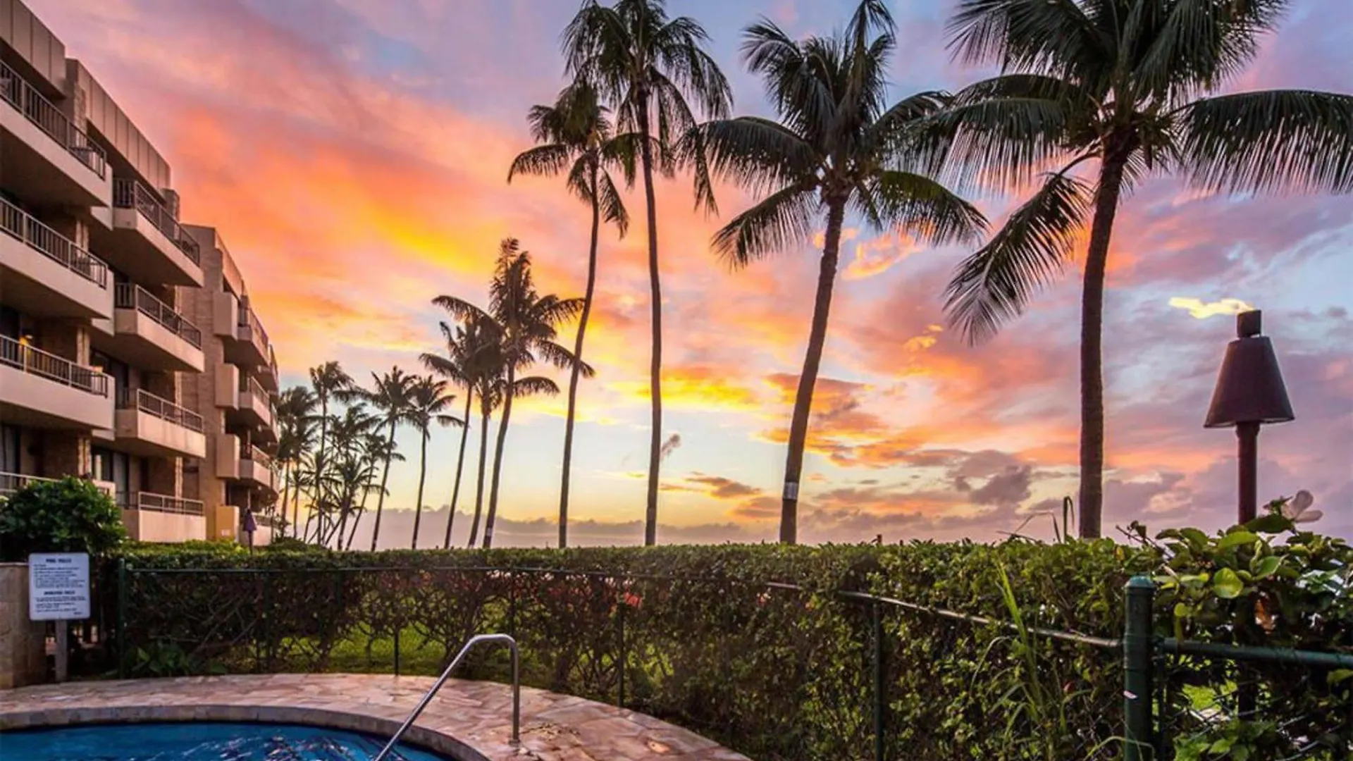 Paki Maui Penthouse 409 Kahana