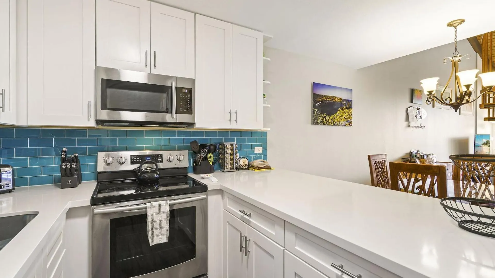 Experience Kamaole Sands 4-409 - Ocean Views, Spacious, Renovated, Wi-fi, Ac! Holiday home *