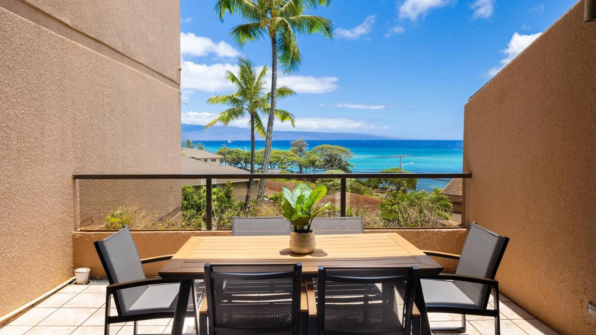 Resort Oceanview Kahana - Walk To & Dining Lahaina