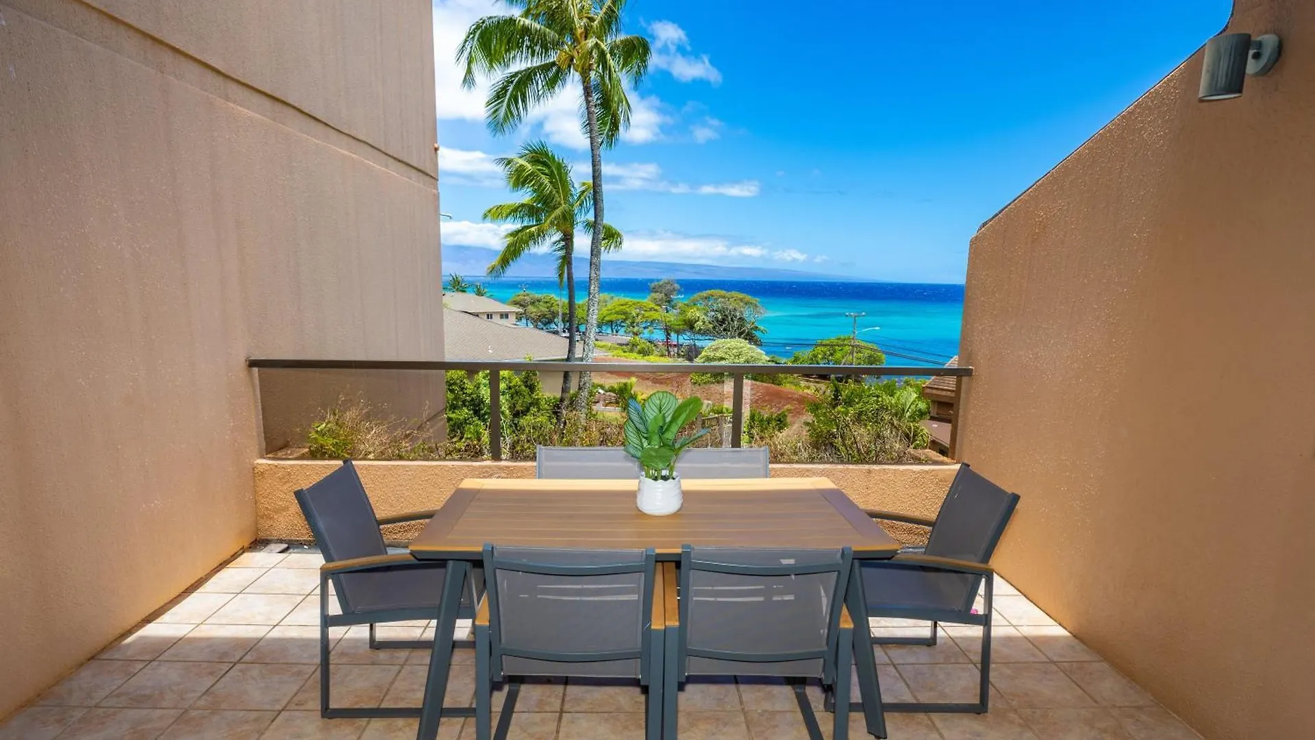 Resort Oceanview Kahana - Walk To & Dining Lahaina