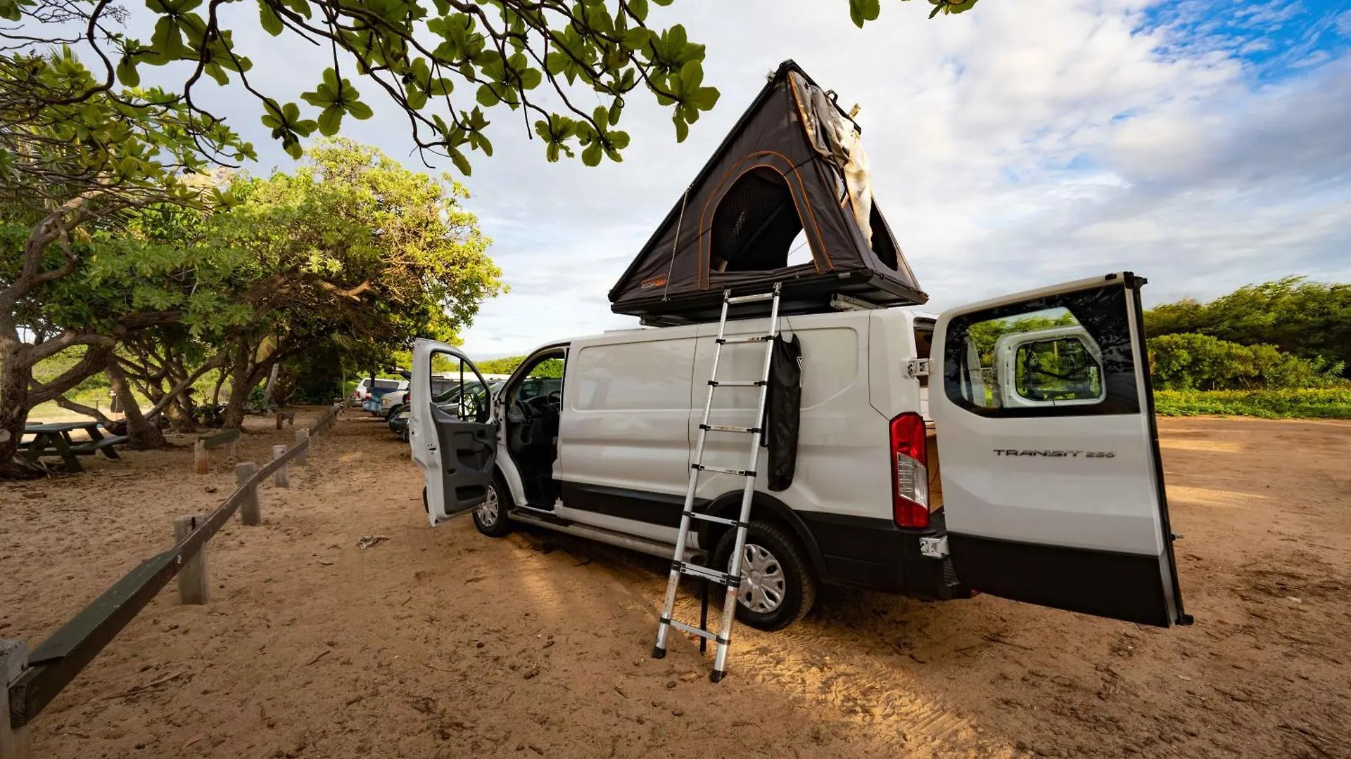Campcar Maui Jeeps Suvs Hybrid Camper With Equipment And Travel Advice *