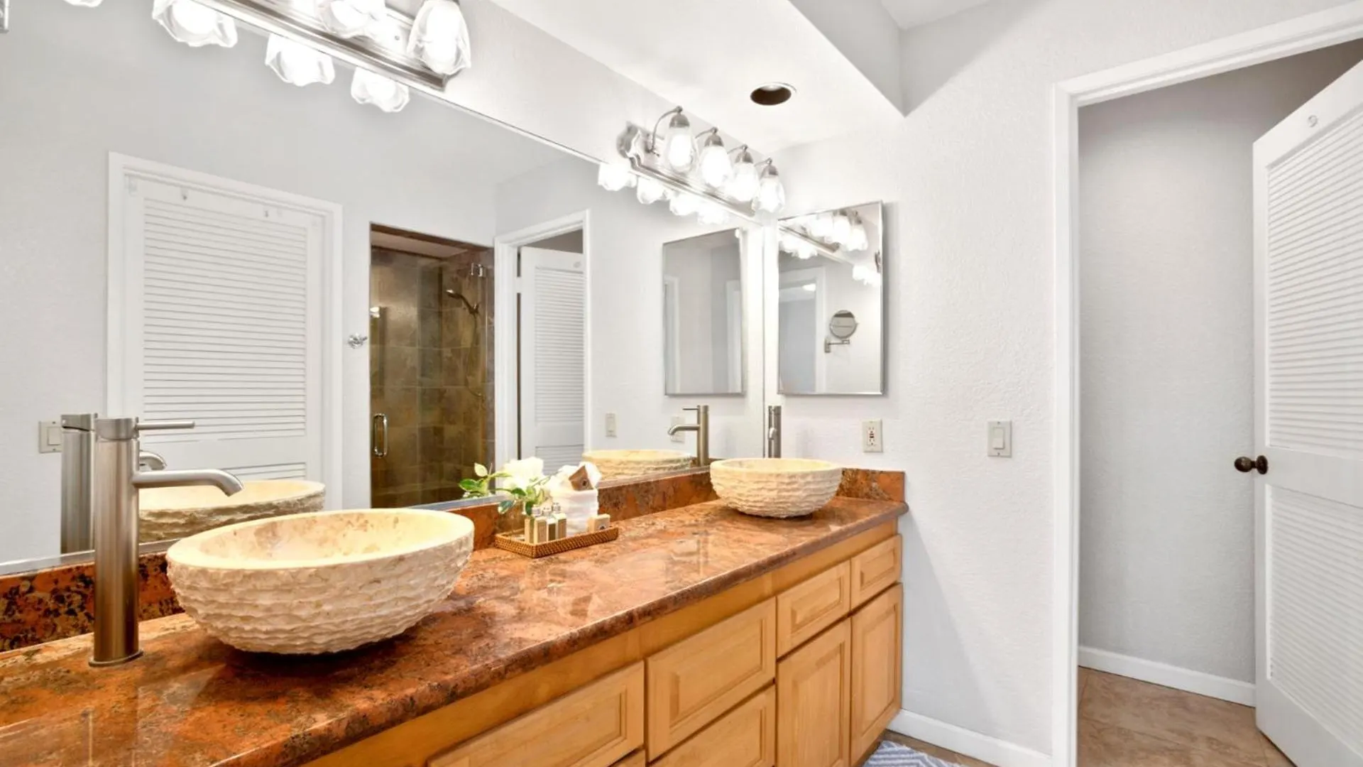 Kbm - 2 Free Cars - Grand Champions - Remodeled 5-bedroom Multi-unit Listing In The Heart Of Gch-120 Gch-134 Apartament *