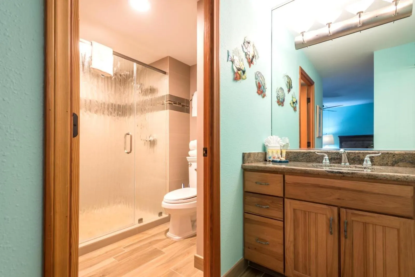 Spacious 4-bedroom Mahana Collection - Multi Unit Listing - Same Building - Ocean Front - 2 Free Cars Mah-301 Mah-419