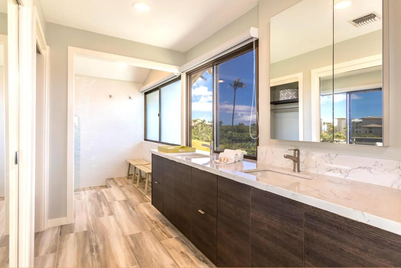 Spacious 4-bedroom Bay Collection - Multi Unit Listing - Same Floor - Ocean Views - 2 Free Cars Kbv-31g432b2 * Kapalua