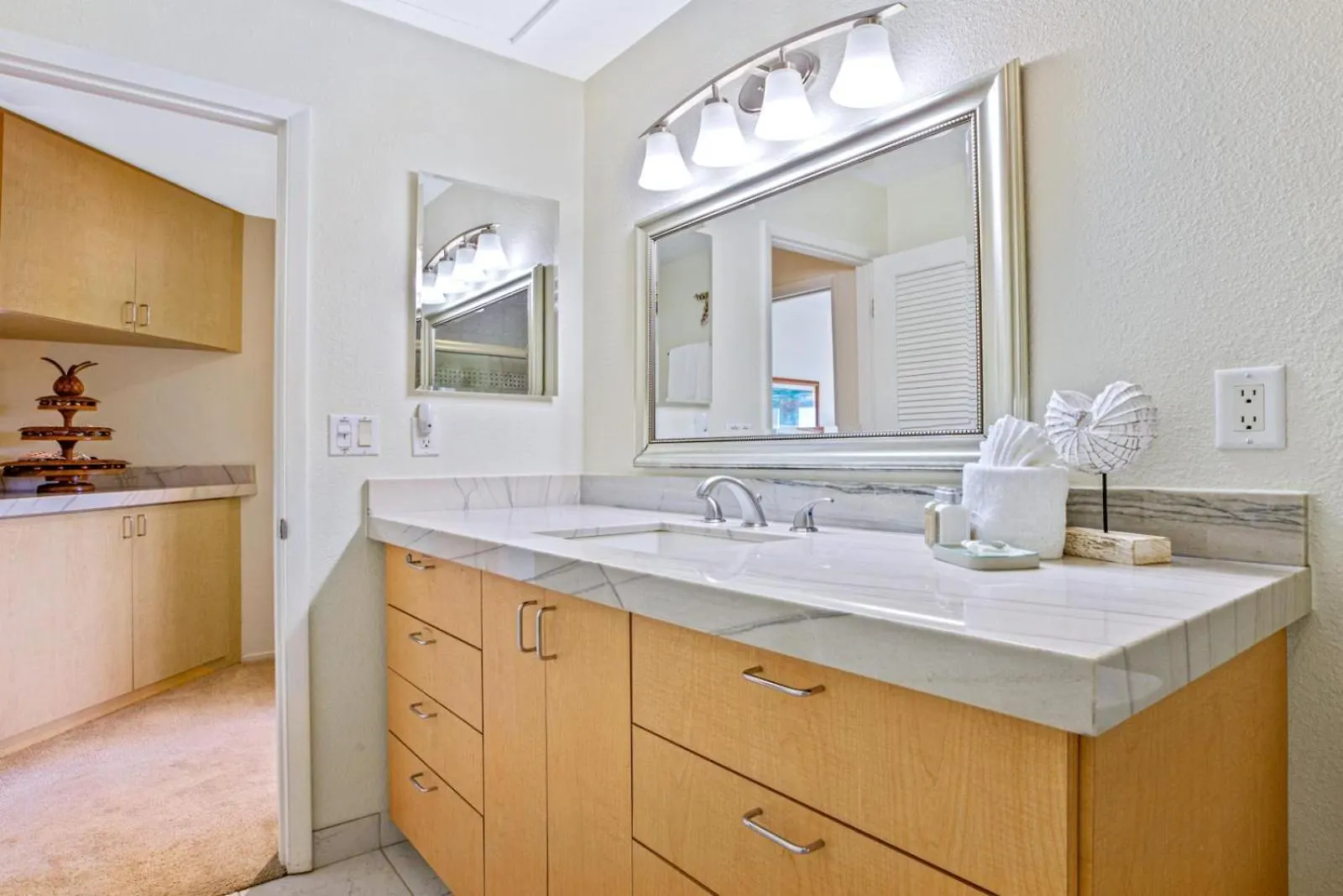 Kbm Spacious 4-bedroom Lokelani Collection Multi Unit Listing Same Floor Ocean Front 2 Free Cars Lok-b20103 Apartment