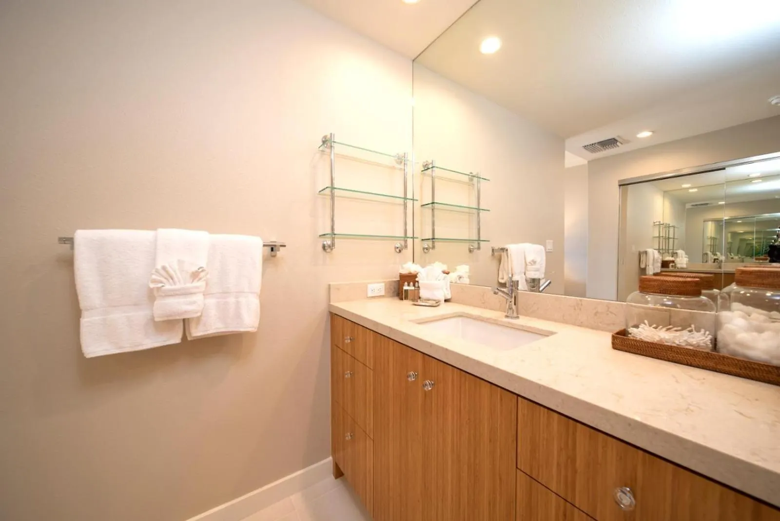 Kbm Spacious 3-bedroom Golf Collection Multi Unit Listing Same Enclave Golf Course Views 2 Free Cars Kgv-19p3t1 Lägenhet