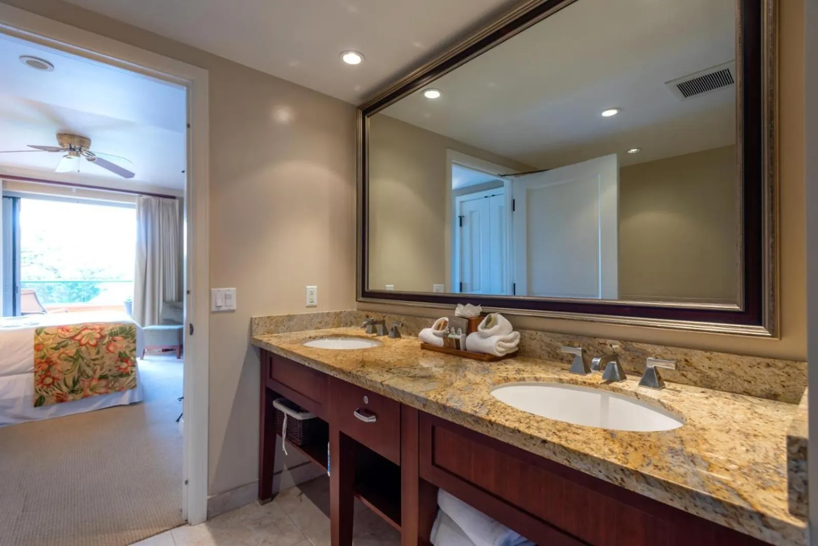 Kbm Spacious 3-bedroom Honua Kai Collection Multi Unit Listing Same Floor Ocean Views 2 Free Cars Hkk-23436 Apartamento Kaanapali