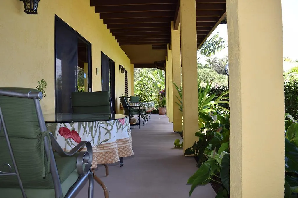 Hale Huanani Bed & Breakfast *
