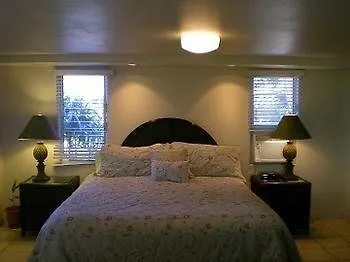 Garden Gate Inn Lahaina