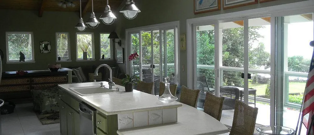 Oceanfront Cottages 3* Hana