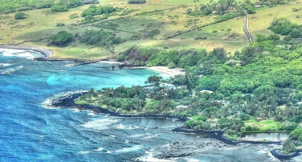 Oceanfront Cottages 3* Hana