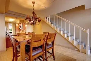 Kahana Aparthotel 3*