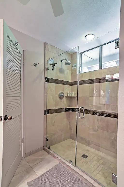Two Bedroom With Ocean View Apartment