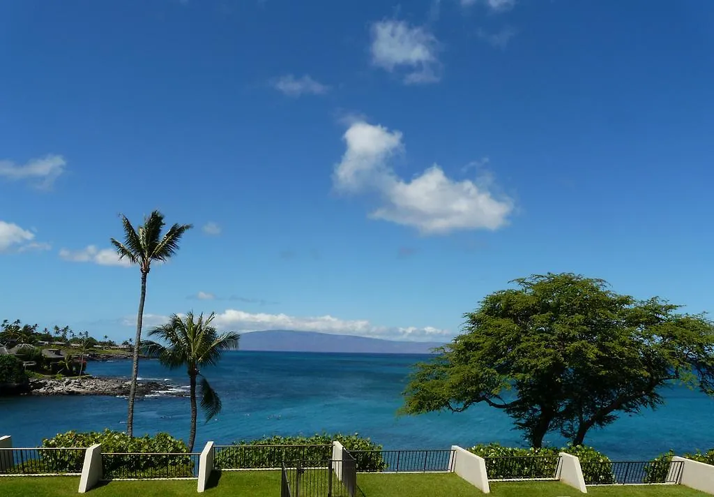 リゾート At Napili Point 3*