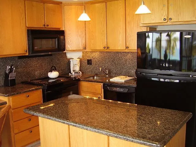 Kihei Surfside By Hawaii 3*