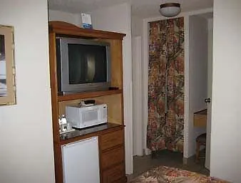 Days By Wyndham Maui Oceanfront Hotell 2*