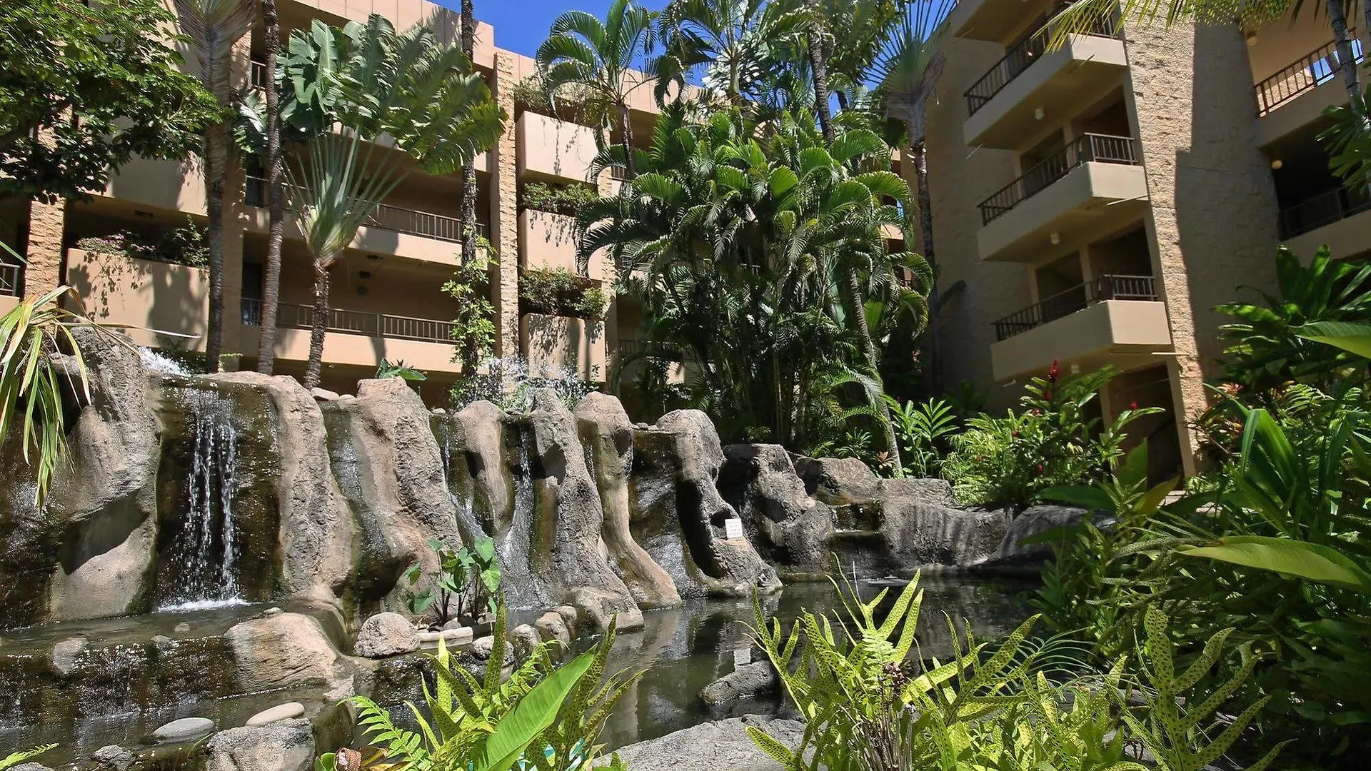 Castle Paki Maui Aparthotel 3*