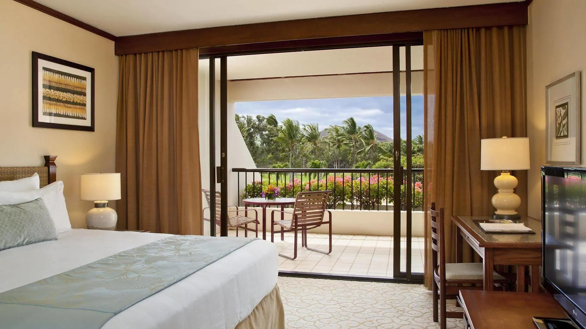Resort & Golf