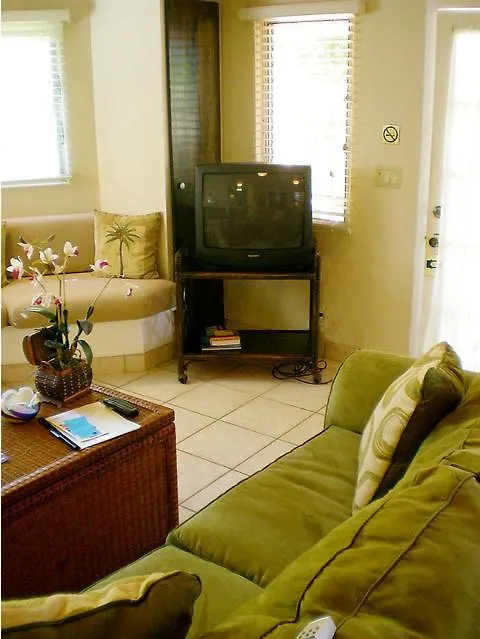 Garden Gate Inn Lahaina
