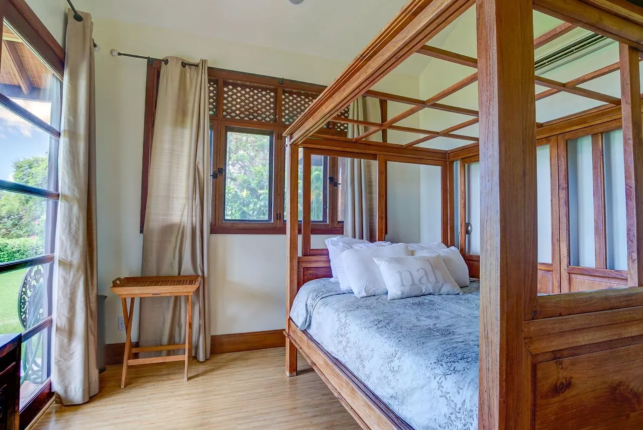 Ho'oilo House לינה וארוחת בוקר 4*