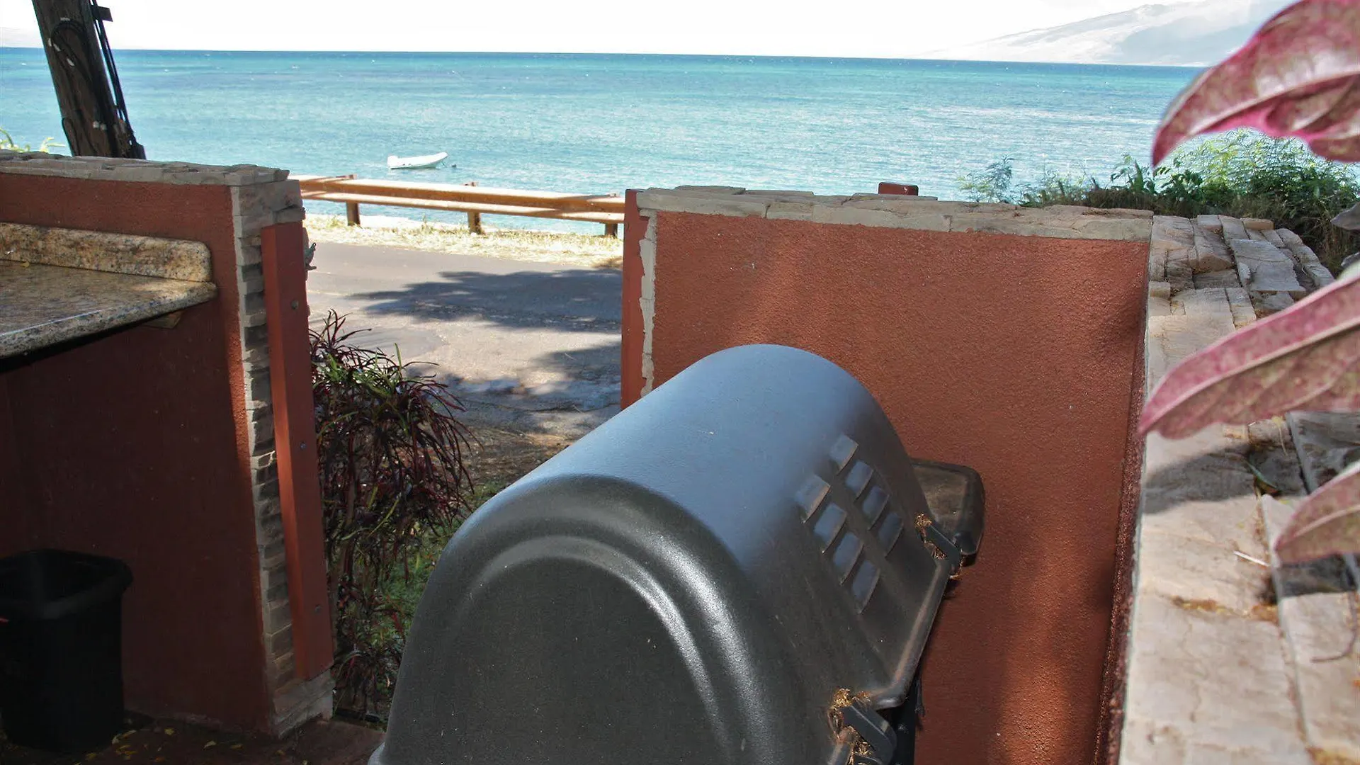Maui House 3*