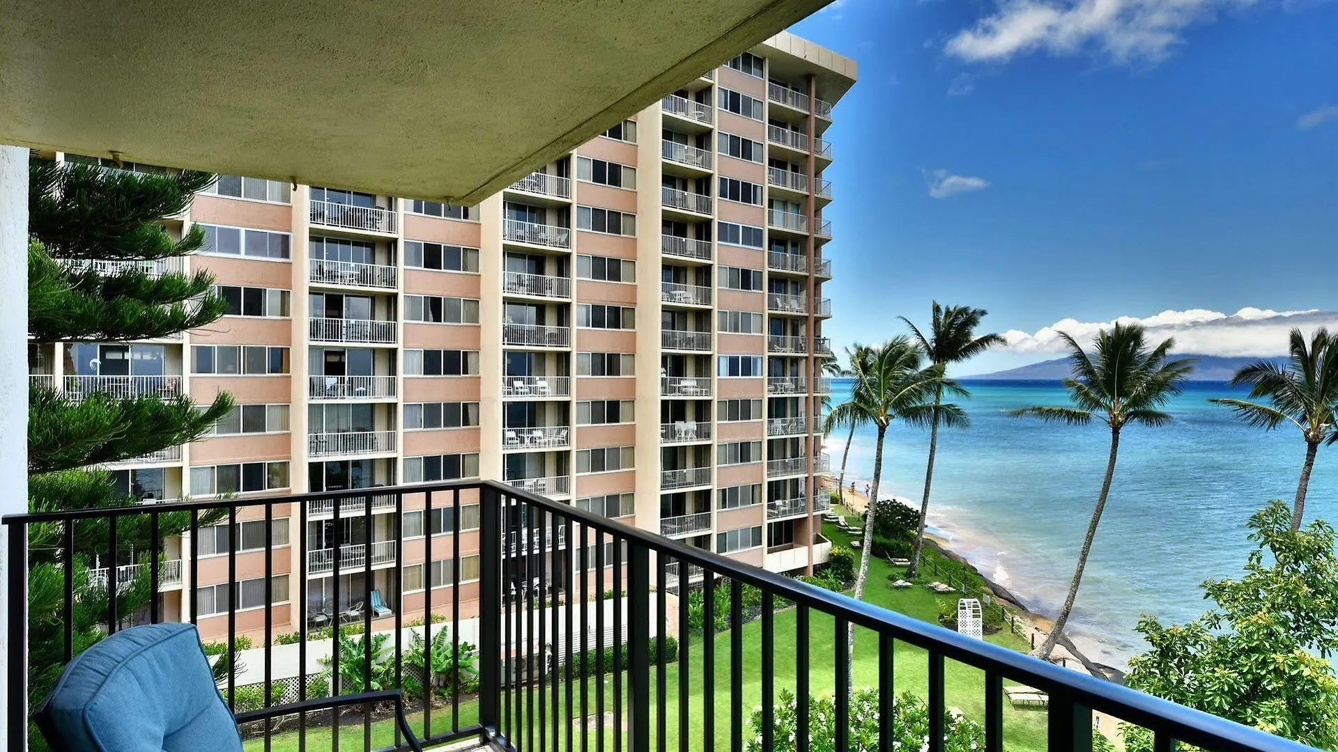 Hololani Oceanfront 公寓 *