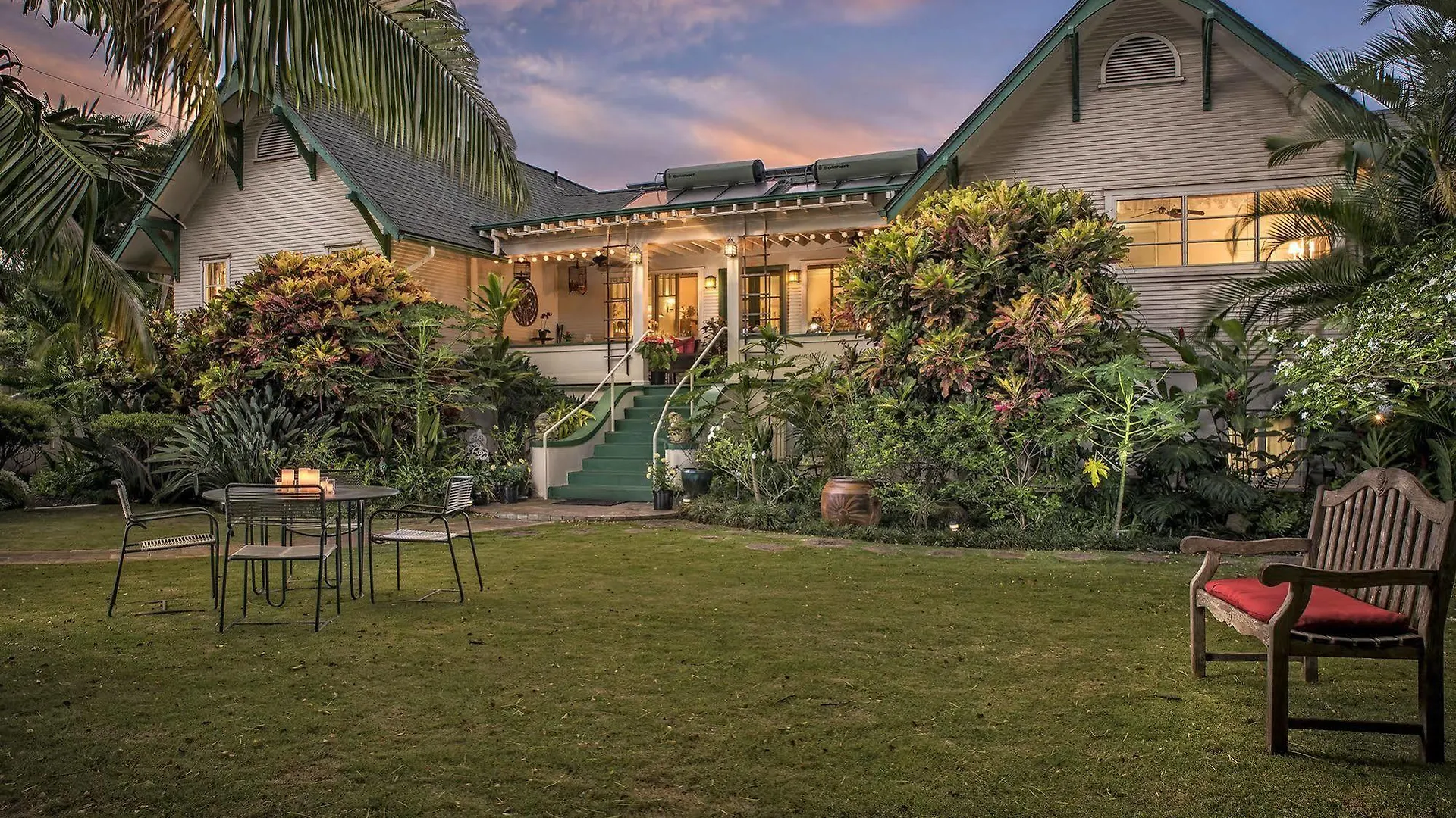 The Historic Maui 3* Wailuku