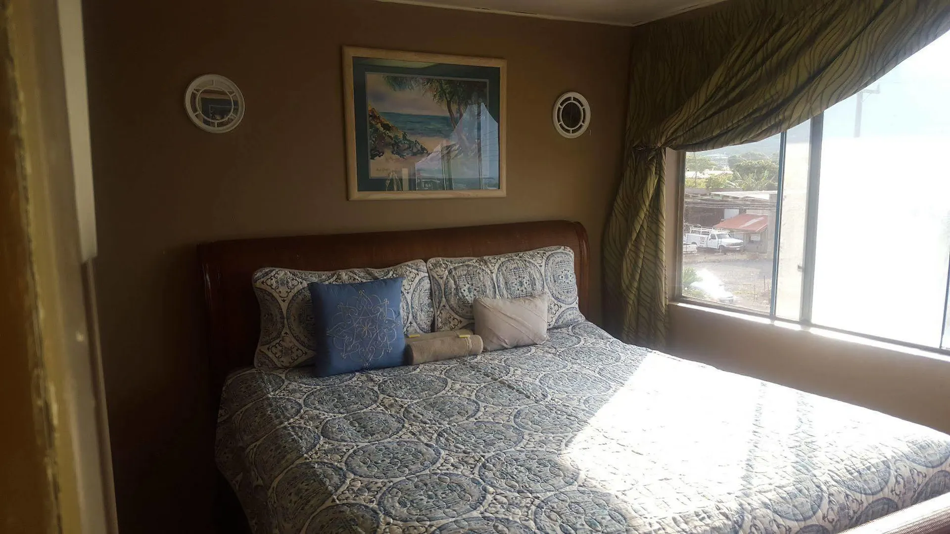 Hotel City Maui 2 2*