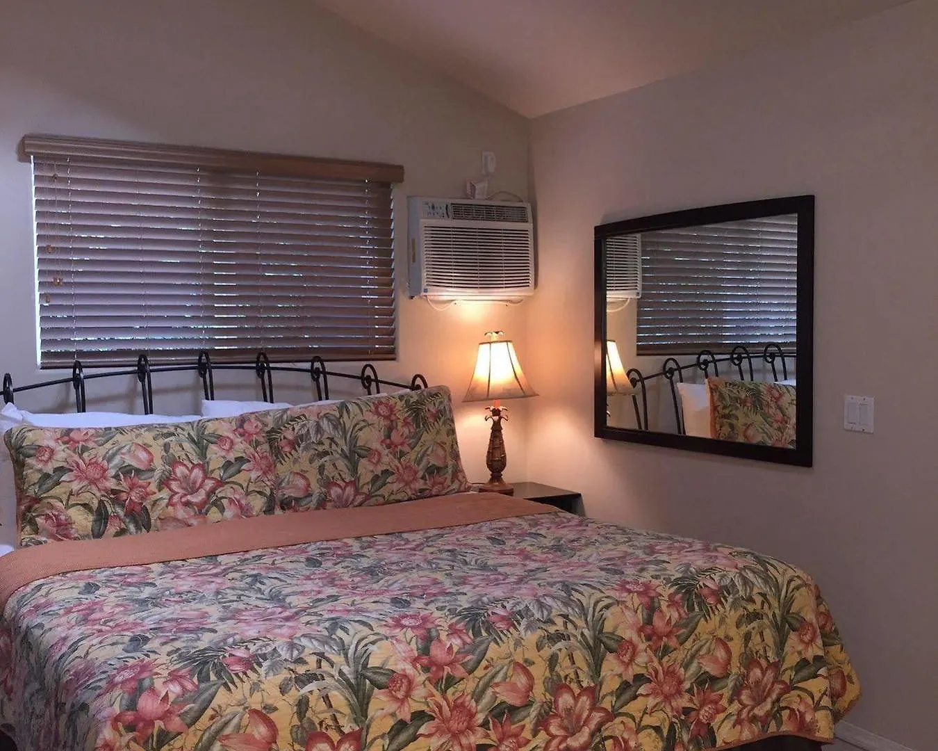 Inn Garden Gate Inn Lahaina
