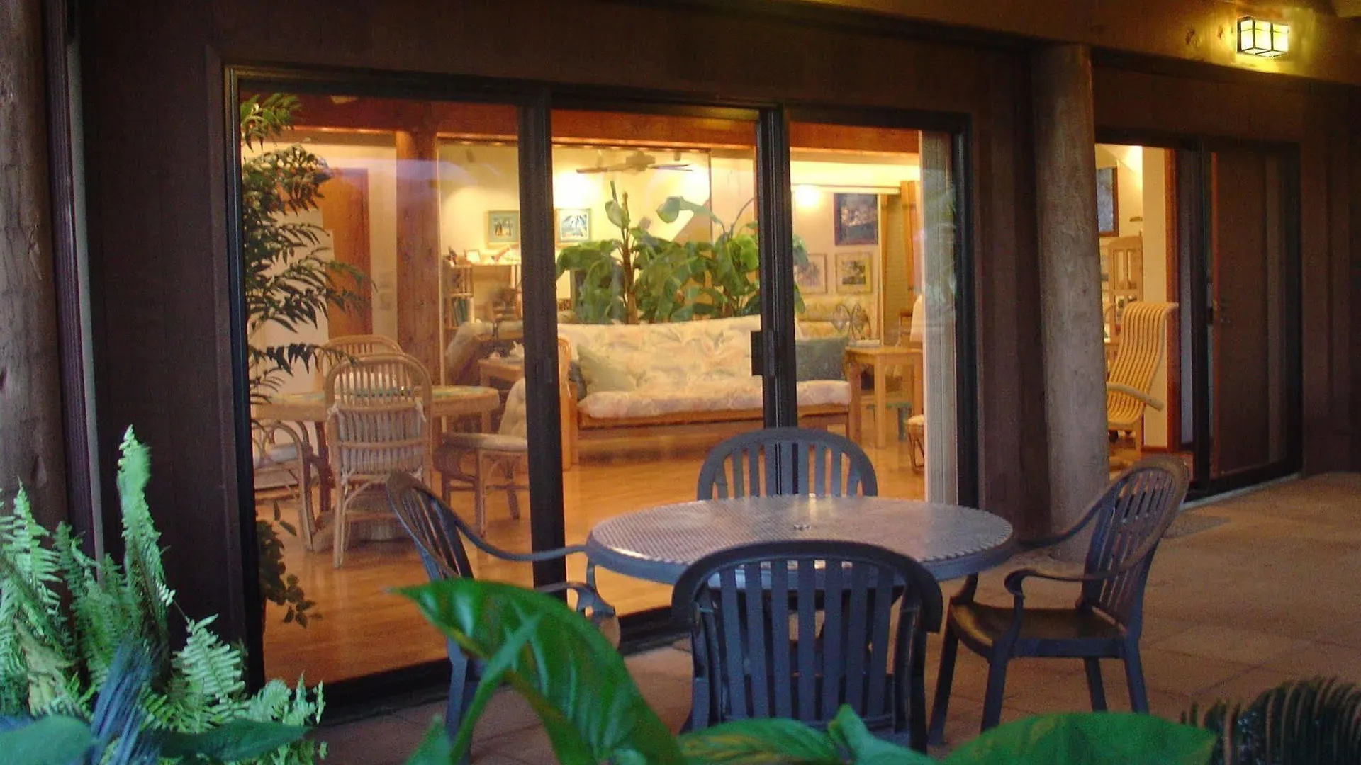Adventure In Paradise Bed & Breakfast