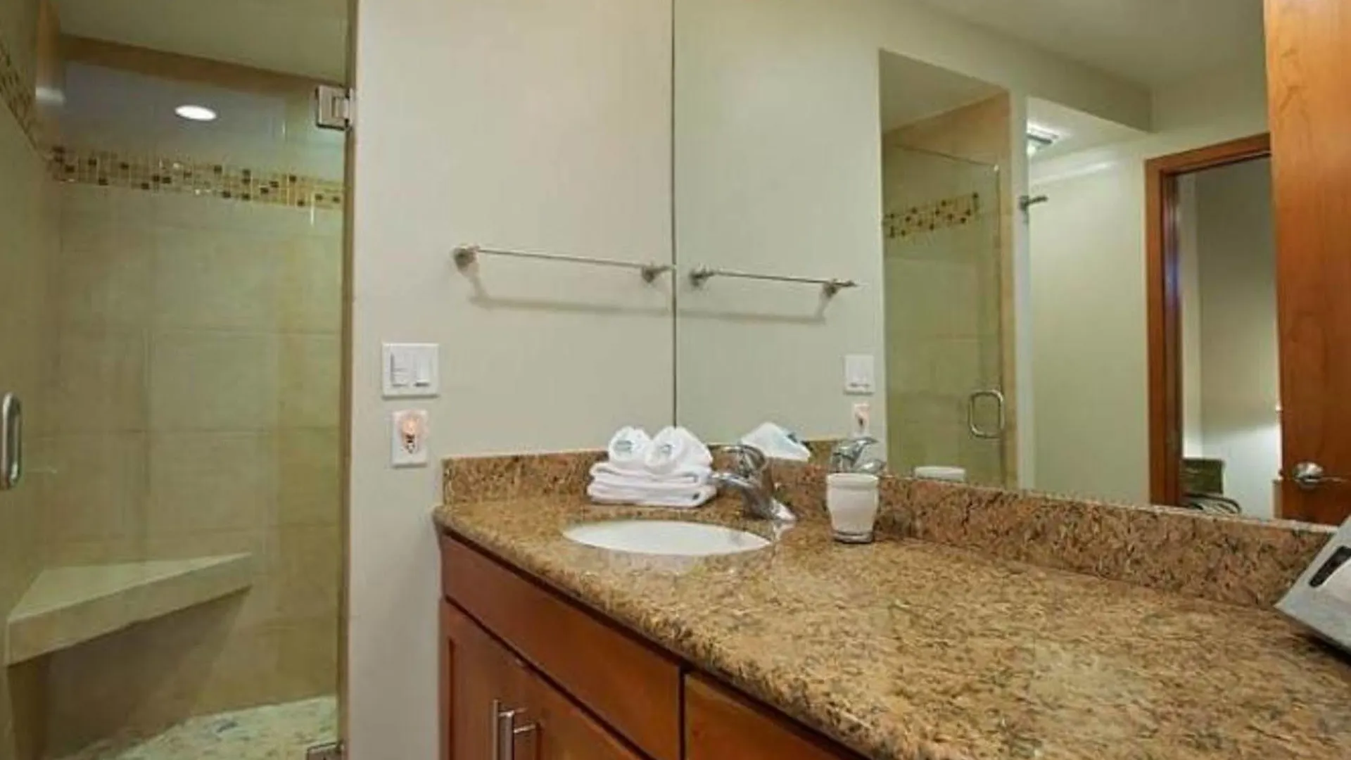 Hotel Papakea #b207 Bedroom By Redawning Napili-Honokowai