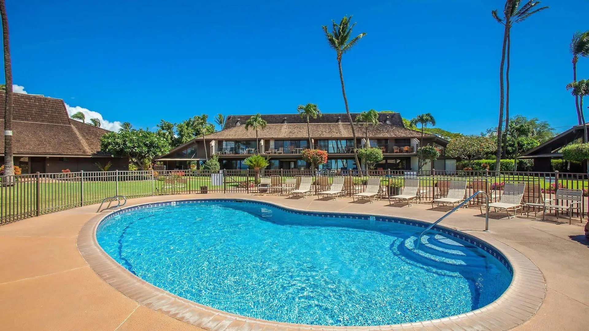 Aparthotel Ma'alaea Surf 4*