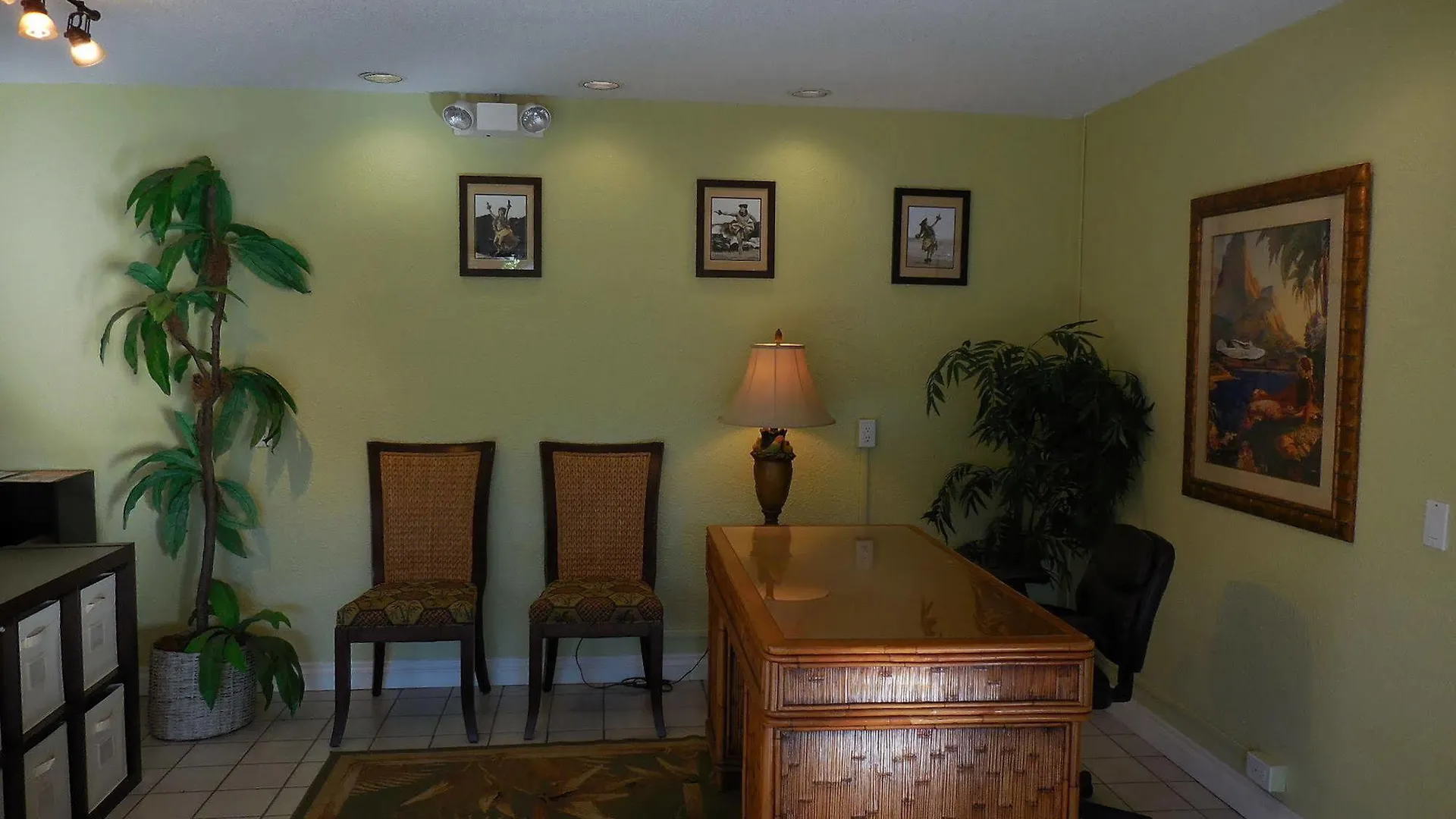 Maui Schooner Hotel