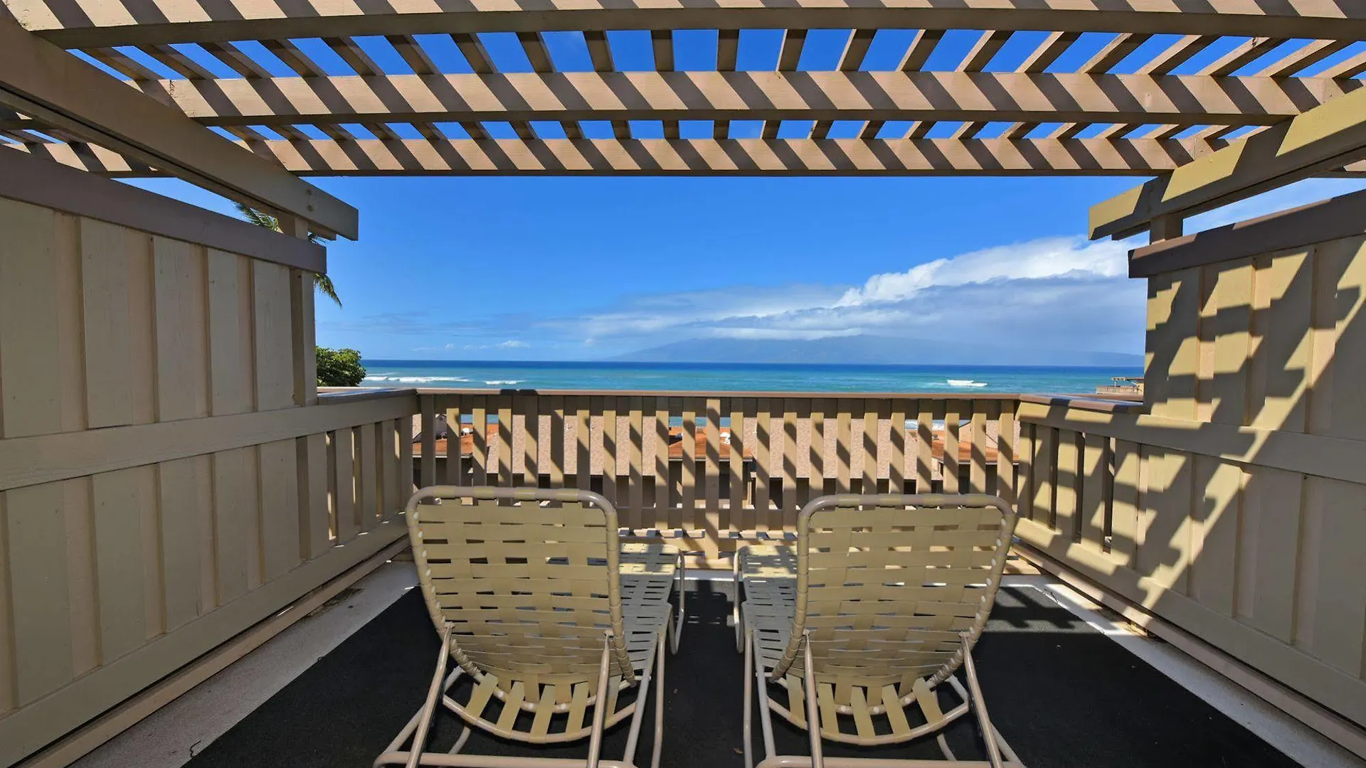 Kahana Sunset Hotel 3*