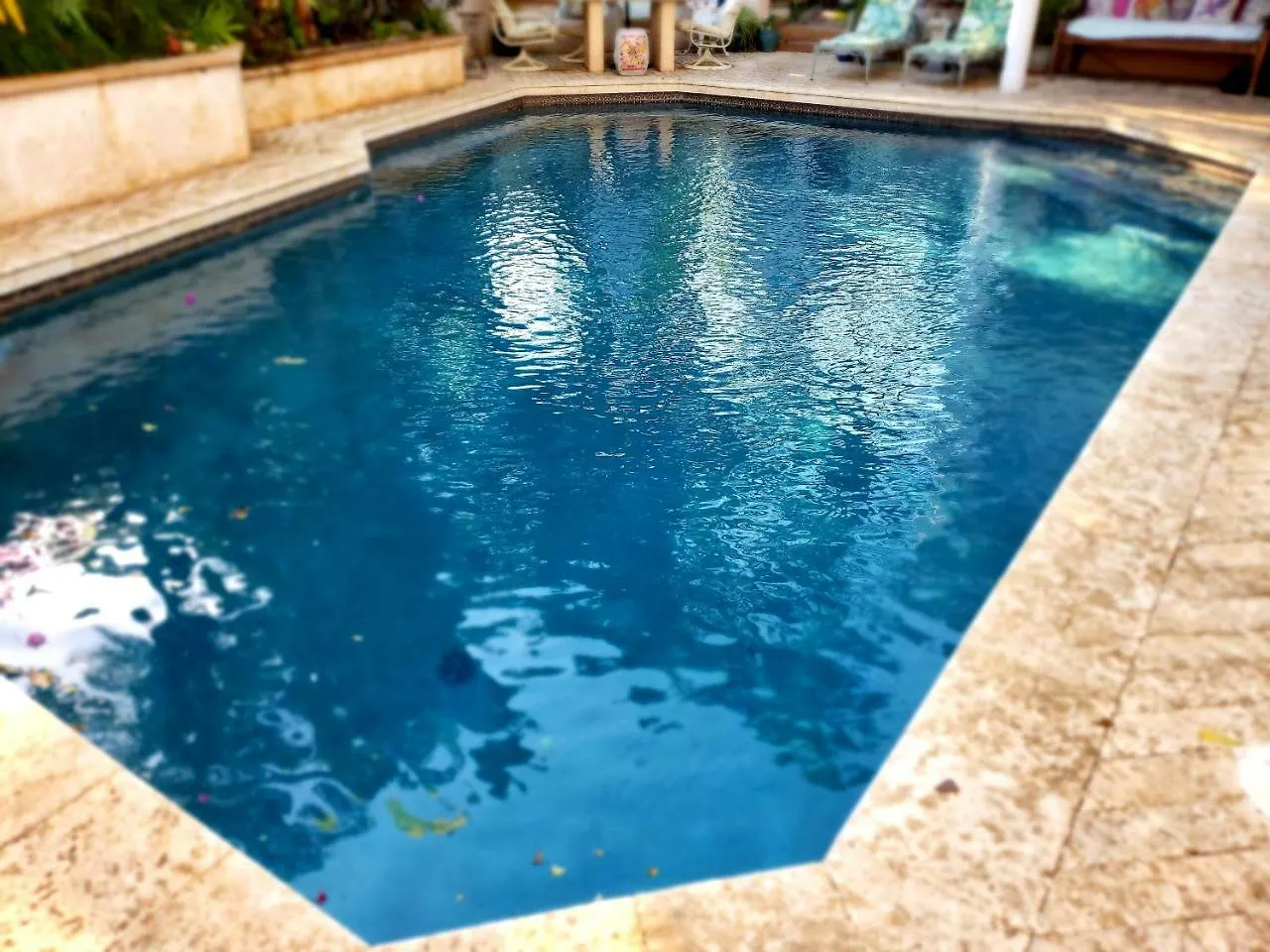 Old House-walk To Town & Beach! Guest house Lahaina