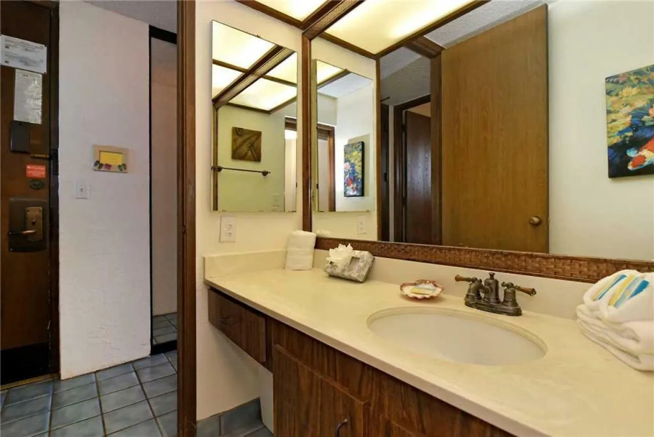 3 Bedroom Ocean View In North Kaanapali - Sleeps 8 - Papakea #d402 Holiday home *