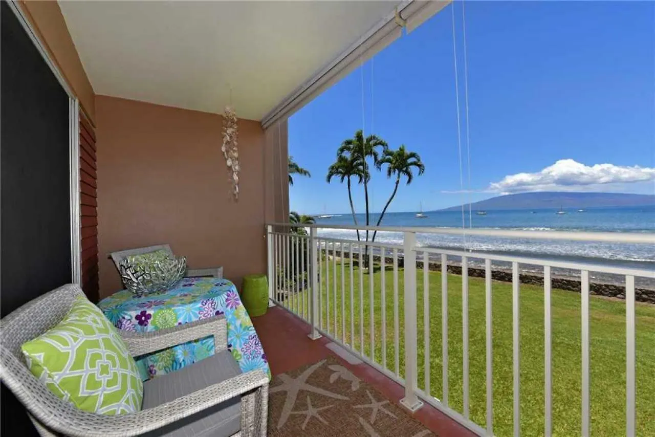 1 Bedroom Ocean Front In Town - Sleeps 4 - Roads #204 * Lahaina