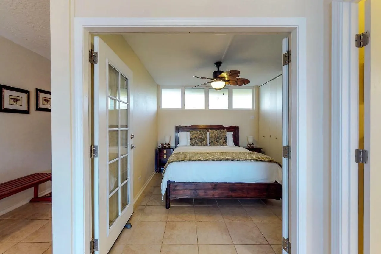 Hale Ono Loa 208 Apartment