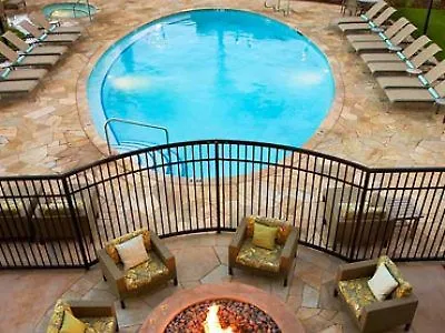Courtyard By Marriott Maui Airport Hotel 3*