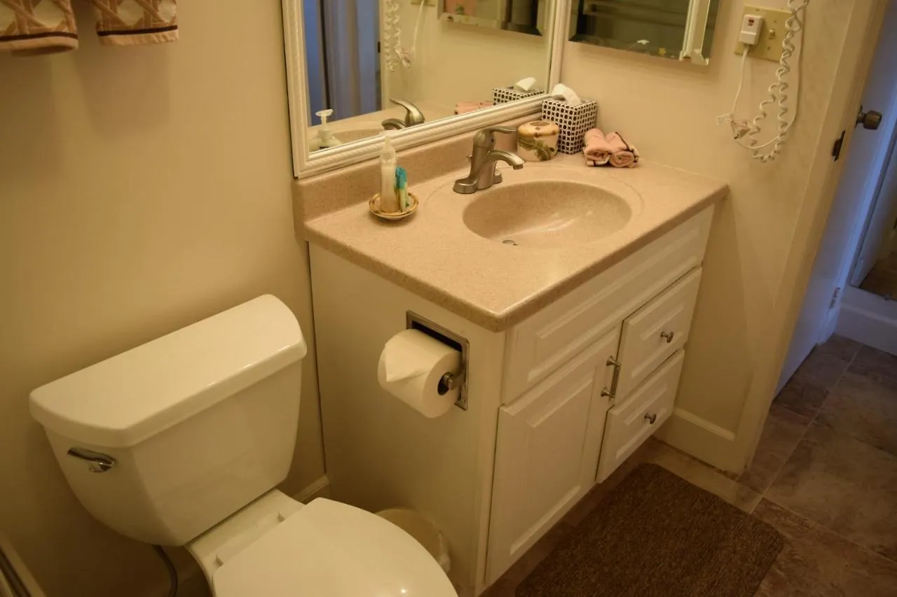 Menehune Shores 402 Apartment Kihei