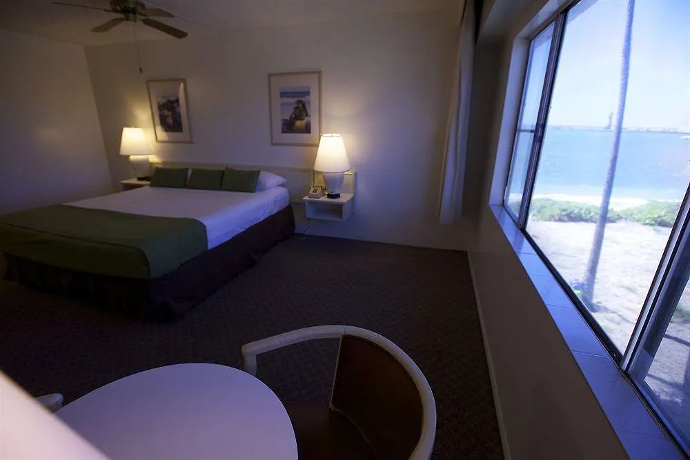 Maui Seaside Hotel