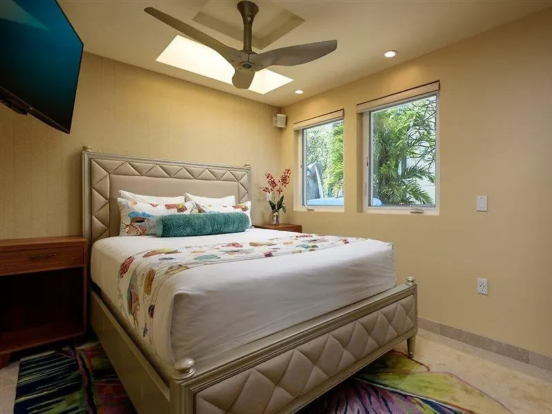 Resort The Hale Pau Hana Kīhei