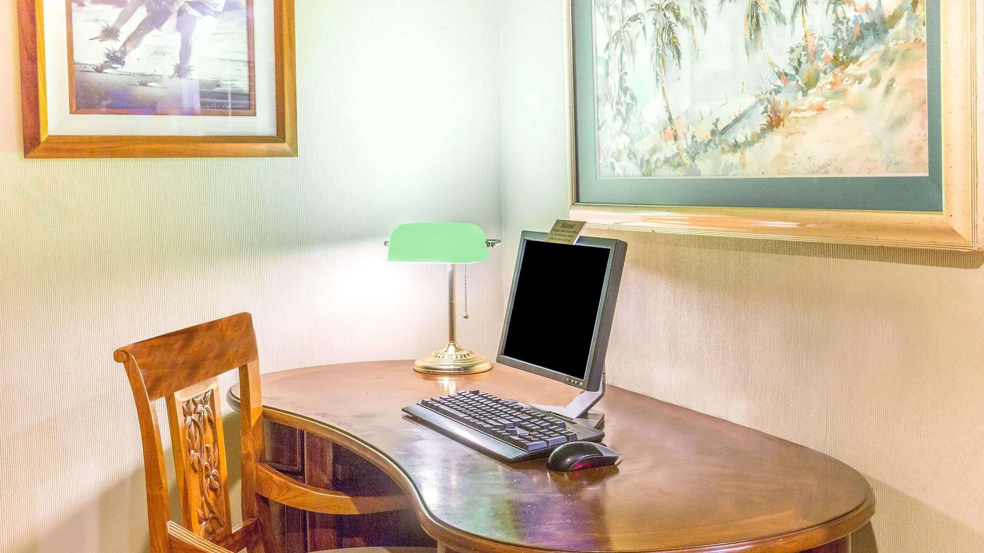 Days By Wyndham Maui Oceanfront 2*