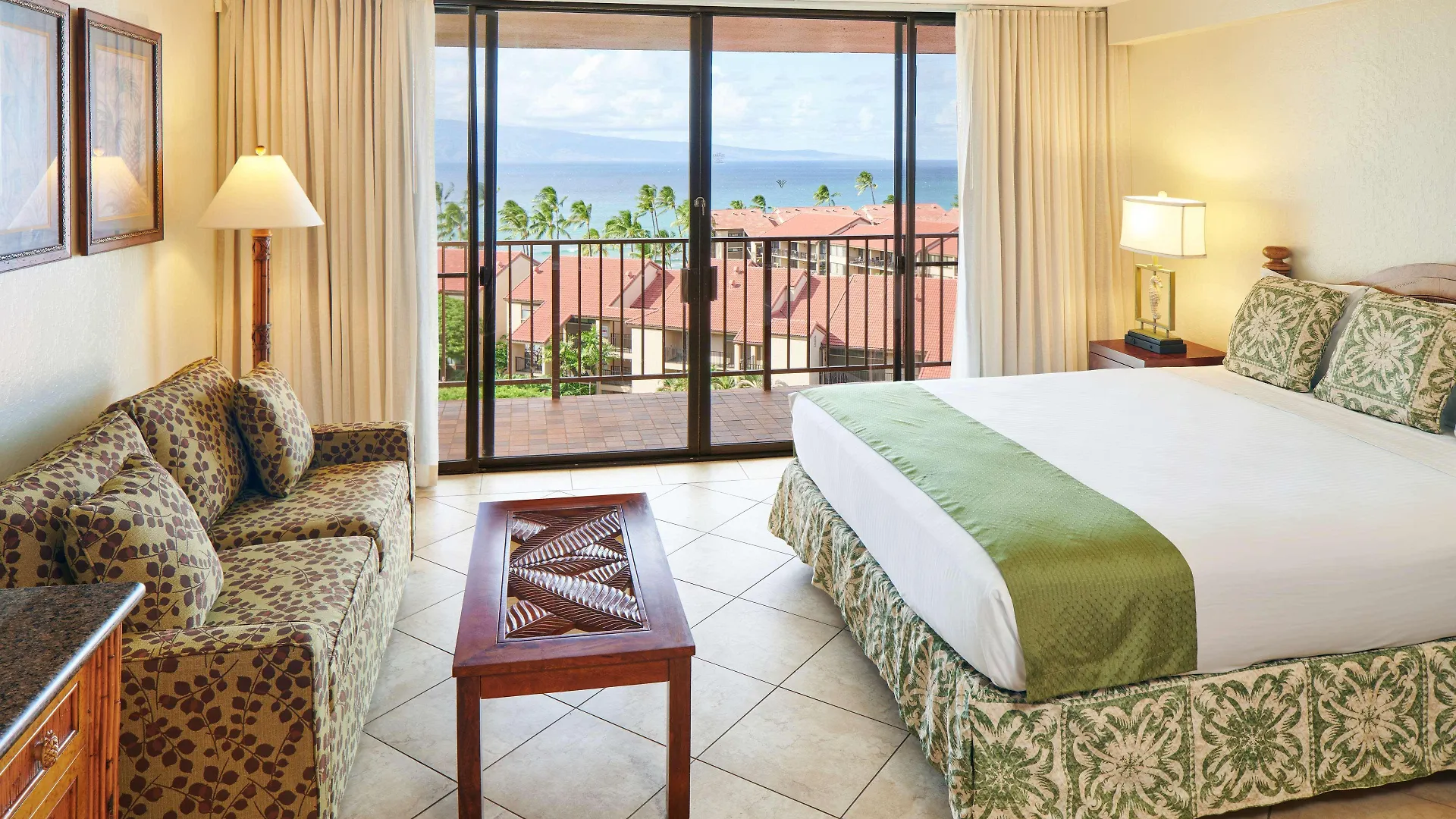 Апарт-отель Aston Kaanapali Shores 4*